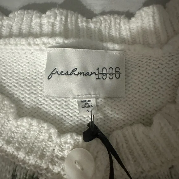 Chic White and Pink Floral Cardigan - Picture 7 of 9